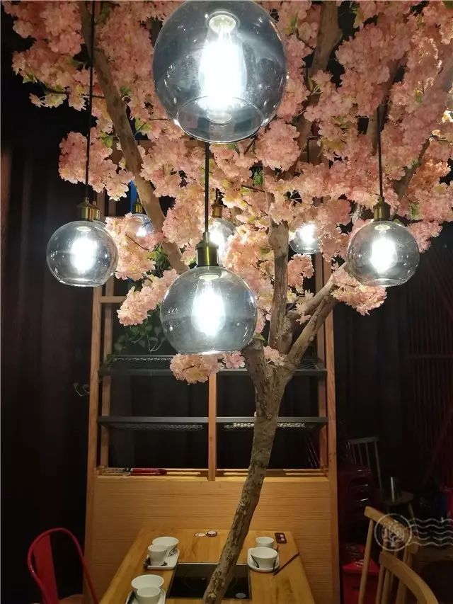 仿真櫻花樹主題餐廳
