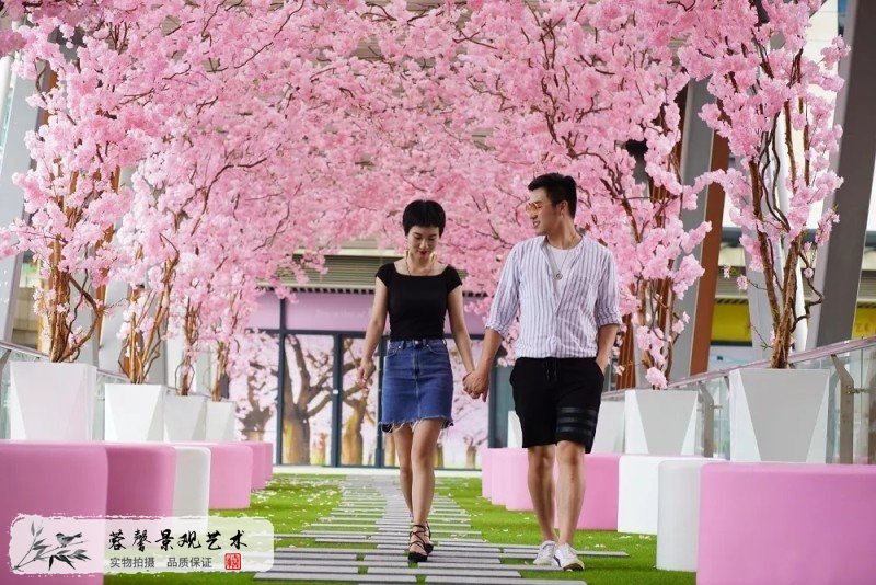 橫崗榮德國際開業(yè)美陳